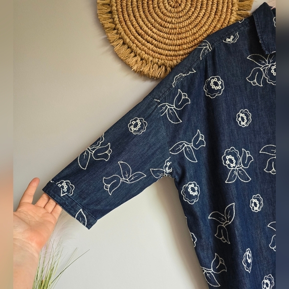 Anthropologie, Maeve Oversized Denim Embroidered Button Front Shirt SZ Large - Picture 5 of 12